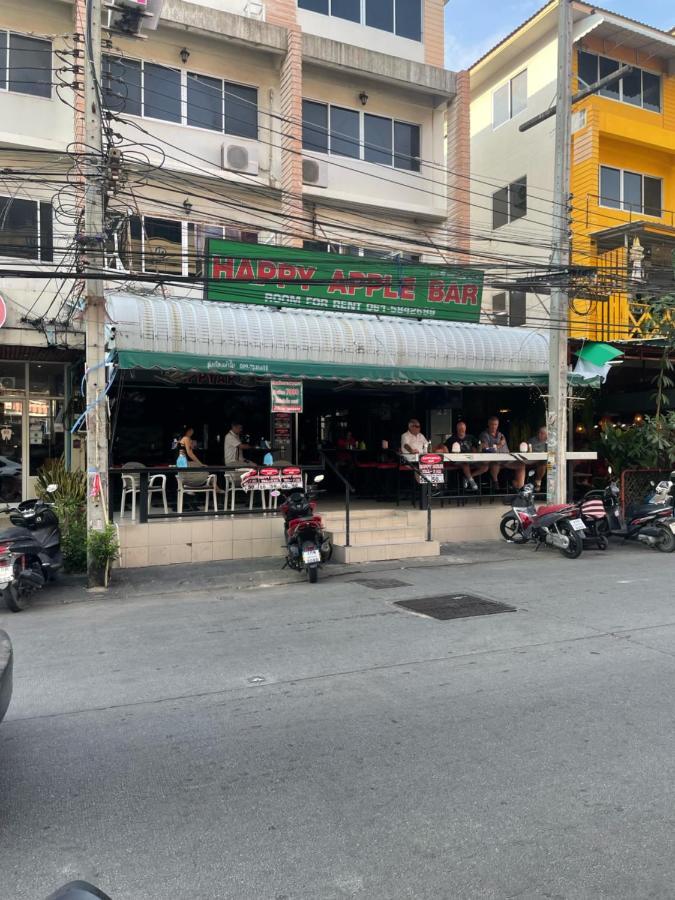 Happy Apple Guesthouse Pattaya Zewnętrze zdjęcie